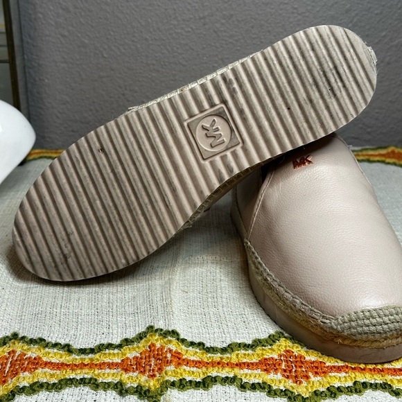 Micheal Kors Pink/Rose Gold Slip-on Loafer espadrille Flats sz 7.5 - Picture 7 of 8
